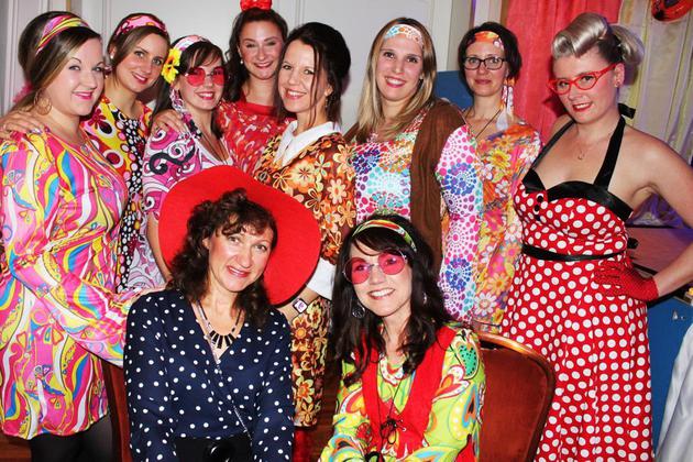 Herren und Damensitzung locken hunderte Narren ins Landhotel Jaeckel Kuensebeck wie es singt und lacht image 630 420f wn